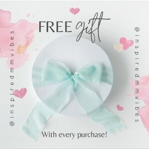 FREE GIFT WITH EVERY PURCHASE 🎁